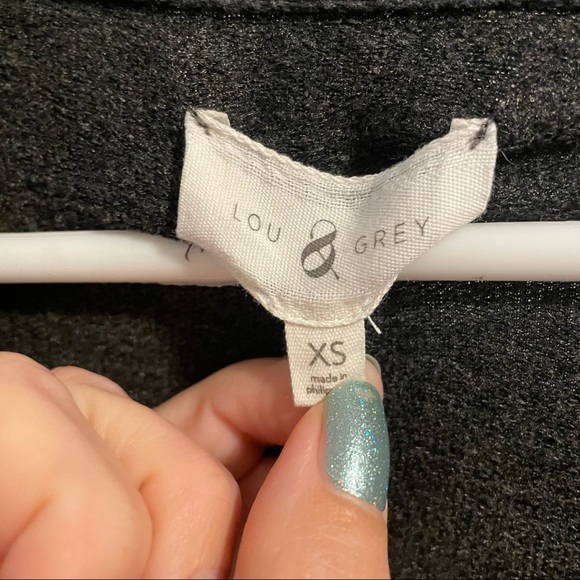 *DONATED* Lou & Grey | Pockets | Women’s Grey Sweater | Size XS - Picture 2 of 8